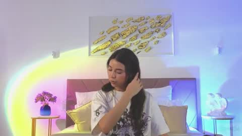 Snapshot of violetta_finch chatting on May 5, 10:12 am violetta_finch online show from May 5, 10:12 am