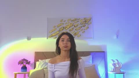 Snapshot of violetta_finch chatting on May 19, 10:21 am violetta_finch online show from May 19, 10:21 am