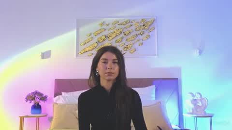 Snapshot of violetta_finch chatting on May 20, 10:21 am violetta_finch online show from May 20, 10:21 am