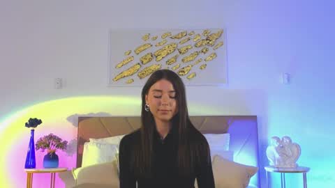 Snapshot of violetta_finch chatting on May 27, 10:34 am violetta_finch online show from May 27, 10:34 am