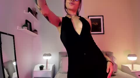 Snapshot of violetta_nur chatting on June 16, 9:28 pm Violetta nur online show from June 16, 9:28 pm
