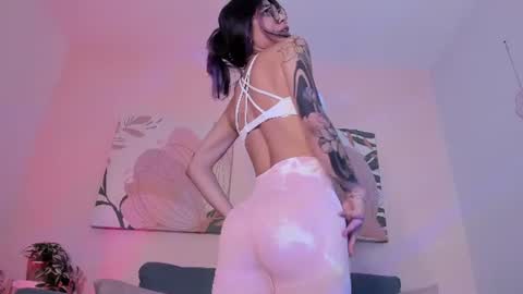 Snapshot of violetta_nur chatting on June 25, 5:28 pm Violetta nur online show from June 25, 5:28 pm