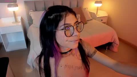 Snapshot of violetta_nur chatting on July 8, 9:08 pm Violetta nur online show from July 8, 9:08 pm