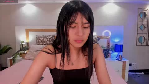 Snapshot of violettaa_stone chatting on June 12, 3:49 am Violettaa online show from June 12, 3:49 am