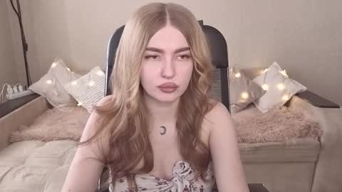 ViolettaOtis online show from January 16, 10:30 am