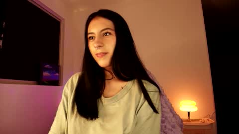 Snapshot of violettastars chatting on October 16, 4:13 am Violetta....Follow me in Twitter... online show from October 16, 4:13 am