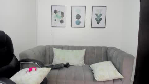 Snapshot of violettasweet_ chatting on October 17, 2:19 pm Violetta online show from October 17, 2:19 pm