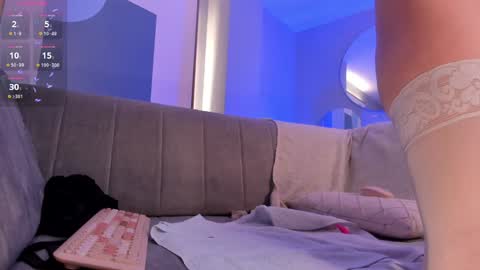 Snapshot of violettcastel chatting on January 30, 11:02 pm Violett Castel online show from January 30, 11:02 pm