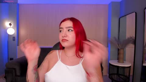 Snapshot of violettcastel chatting on February 17, 7:21 pm Violett Castel online show from February 17, 7:21 pm
