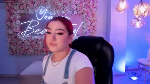 Snapshot of violettcastel chatting on September 22, 6:21 pm Violett Castel online show from September 22, 6:21 pm