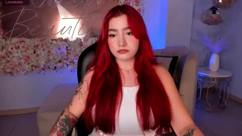 Snapshot of violettcastel chatting on September 27, 6:46 pm Violett Castel online show from September 27, 6:46 pm