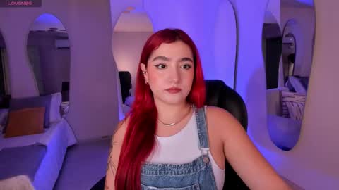 Snapshot of violettcastel chatting on October 1, 6:58 pm Violett Castel online show from October 1, 6:58 pm