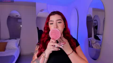 Violett Castel online show from October 24, 6:59 pm