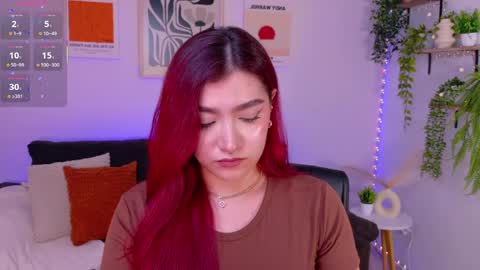 Violett Castel online show from May 9, 10:15 pm