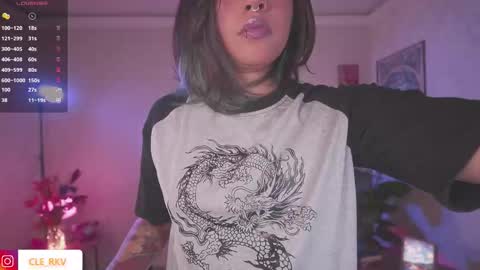 Snapshot of violette_clerk1 chatting on February 10, 10:25 pm JULIE UWU online show from February 10, 10:25 pm