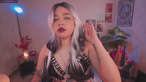 Snapshot of violette_clerk1 chatting on March 31, 7:58 pm JULIE UWU online show from March 31, 7:58 pm