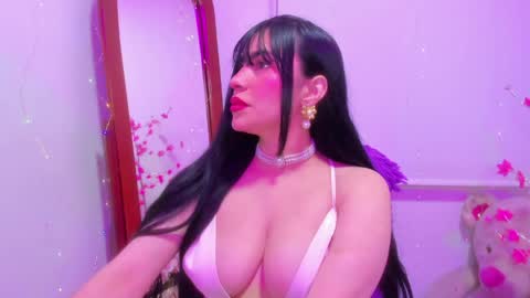 violette_laurent online show from April 7, 12:00 am