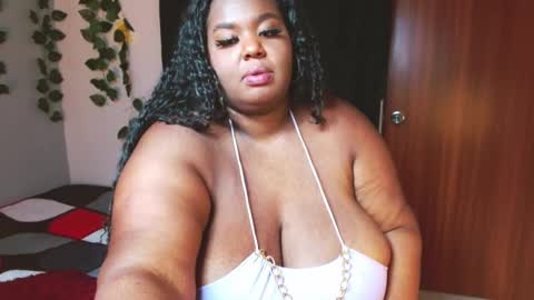 Snapshot of violette_plus chatting on December 10, 10:05 pm Call me valeria online show from December 10, 10:05 pm