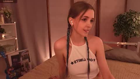 violettessa online show from September 15, 12:16 pm