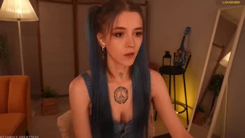 violettessa online show from October 22, 11:54 am