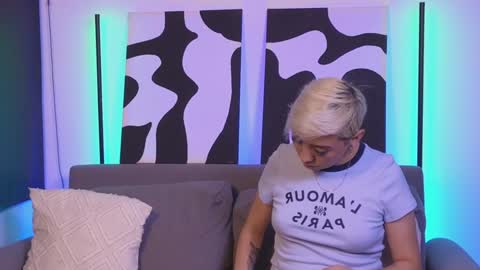 Violet online show from December 27, 4:04 am