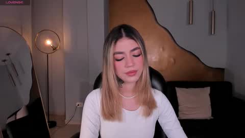 Violett  online show from February 7, 11:47 am