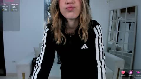 Violett  online show from February 14, 10:56 am