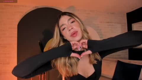 Violett  online show from April 14, 9:15 am