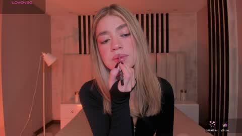 Violett  online show from April 23, 9:08 am