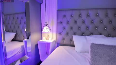 VioletthaRous online show from April 2, 6:05 pm