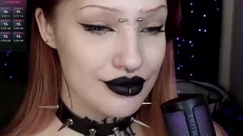 Snapshot of violetvio1ator chatting on February 14, 6:12 am Dommy mommy online show from February 14, 6:12 am