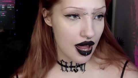 Snapshot of violetvio1ator chatting on February 16, 2:21 pm Dommy mommy online show from February 16, 2:21 pm