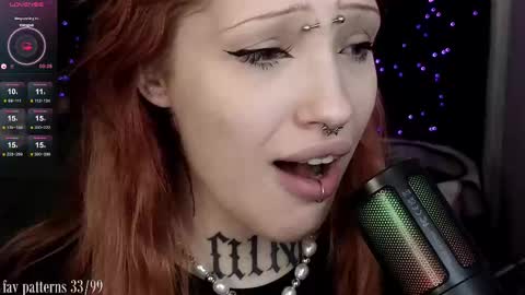 Snapshot of violetvio1ator chatting on February 21, 9:56 am Dommy mommy online show from February 21, 9:56 am