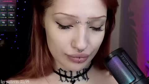 Snapshot of violetvio1ator chatting on February 22, 5:23 am Dommy mommy online show from February 22, 5:23 am