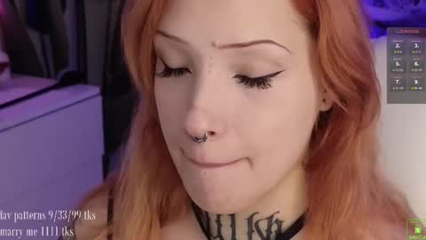 Snapshot of violetvio1ator chatting on October 4, 4:43 am Dommy mommy online show from October 4, 4:43 am