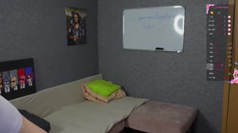 Violet online show from February 14, 7:10 pm