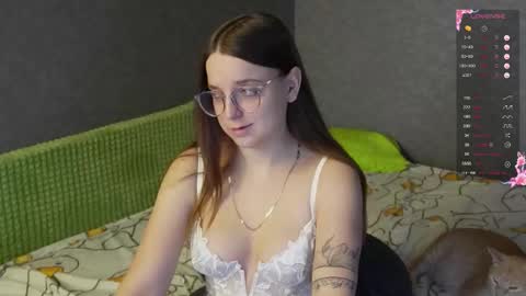 Violet online show from March 5, 8:32 am