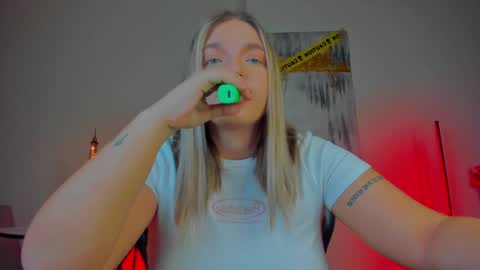 Violla online show from December 18, 3:26 am