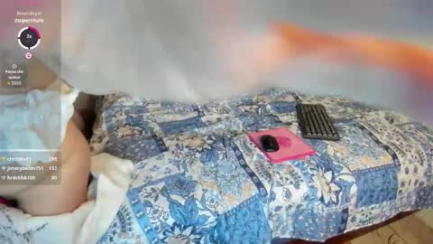 violleeet_ online show from February 3, 6:40 am