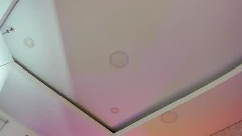 VIOLLET online show from February 16, 7:43 pm