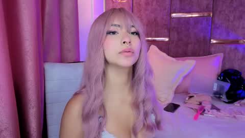 viollettebylyly online show from September 18, 11:56 am