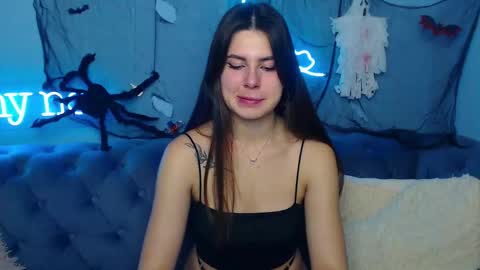 viollinalv online show from October 31, 5:52 am