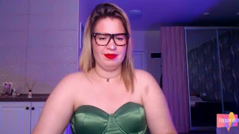 vip sweetness online show from June 8, 9:42 am
