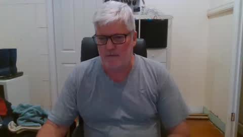 viper654321 online show from January 1, 8:13 am