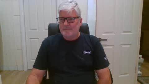 viper654321 online show from April 15, 7:59 am