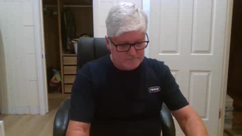 viper654321 online show from April 30, 7:25 am