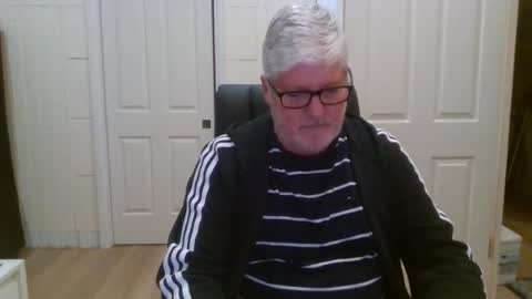 Snapshot of viper654321 chatting on June 25, 8:08 am viper654321 online show from June 25, 8:08 am