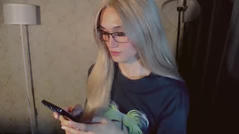 Pearl online show from October 26, 2:01 pm