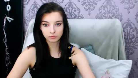 VirginLuna online show from November 13, 8:30 pm