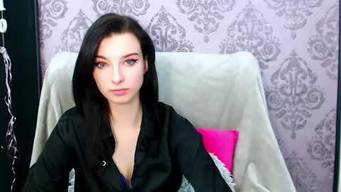 VirginLuna online show from December 3, 8:29 pm